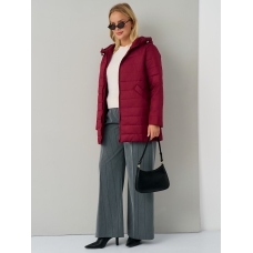 Утепленная женская куртка с капюшоном бордо