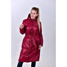 Удлиненное демисезонное  пальто с  накладными карманами. цвет - бордовый